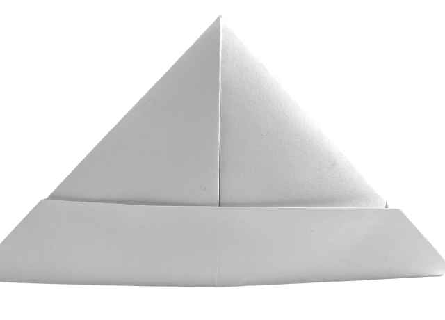Origami Hut in der Farbe Weiss